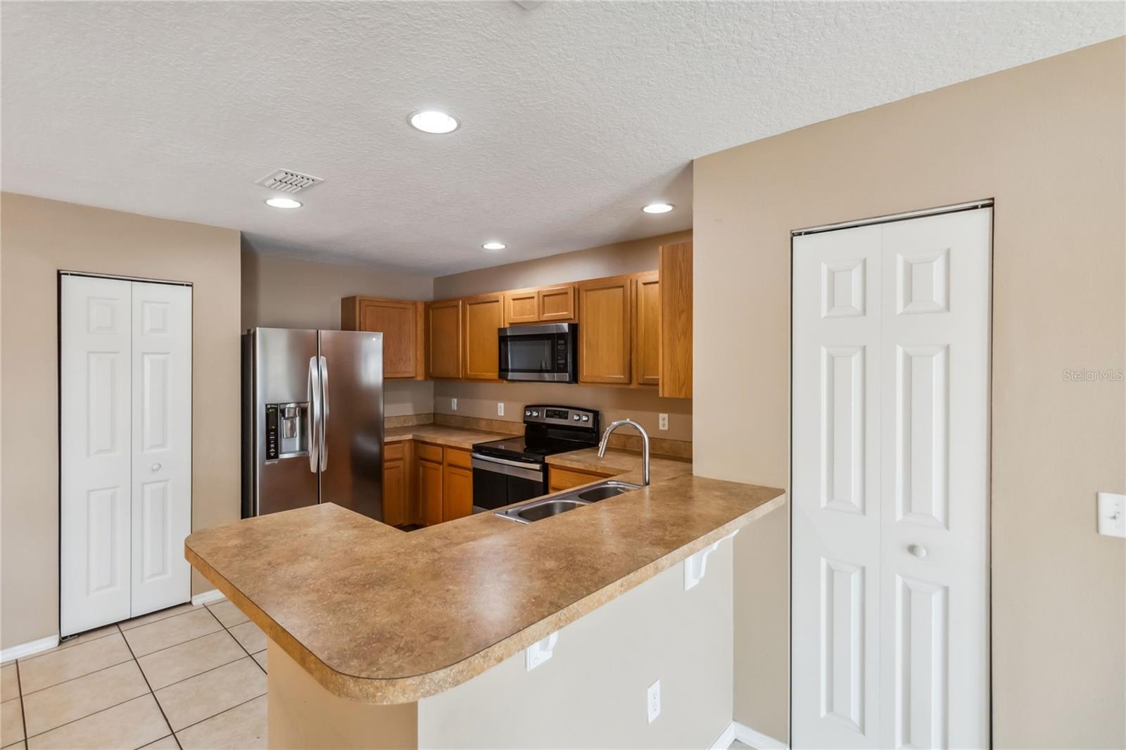 Image 9 of 30 For 1002 Chalcedony Street