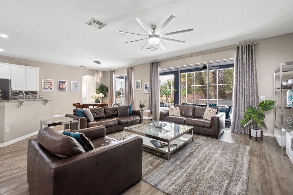 Image 21 of 62 For 13044 Lakeshore Grove Drive