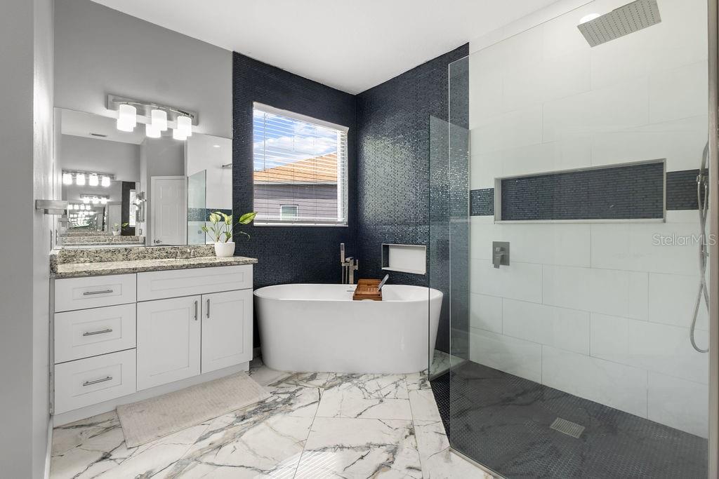 Image 32 of 62 For 13044 Lakeshore Grove Drive