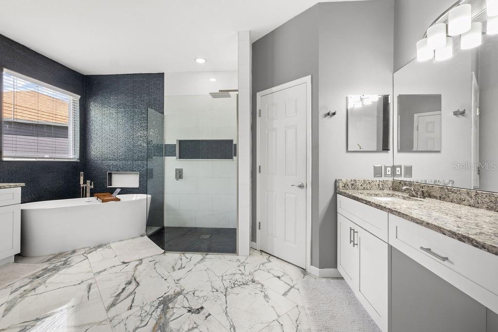 Image 33 of 62 For 13044 Lakeshore Grove Drive