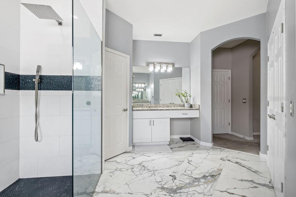 Image 34 of 62 For 13044 Lakeshore Grove Drive