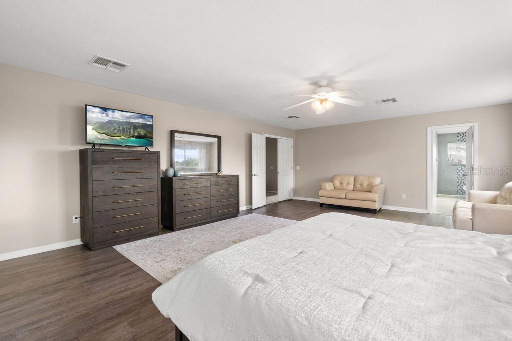 Image 43 of 62 For 13044 Lakeshore Grove Drive