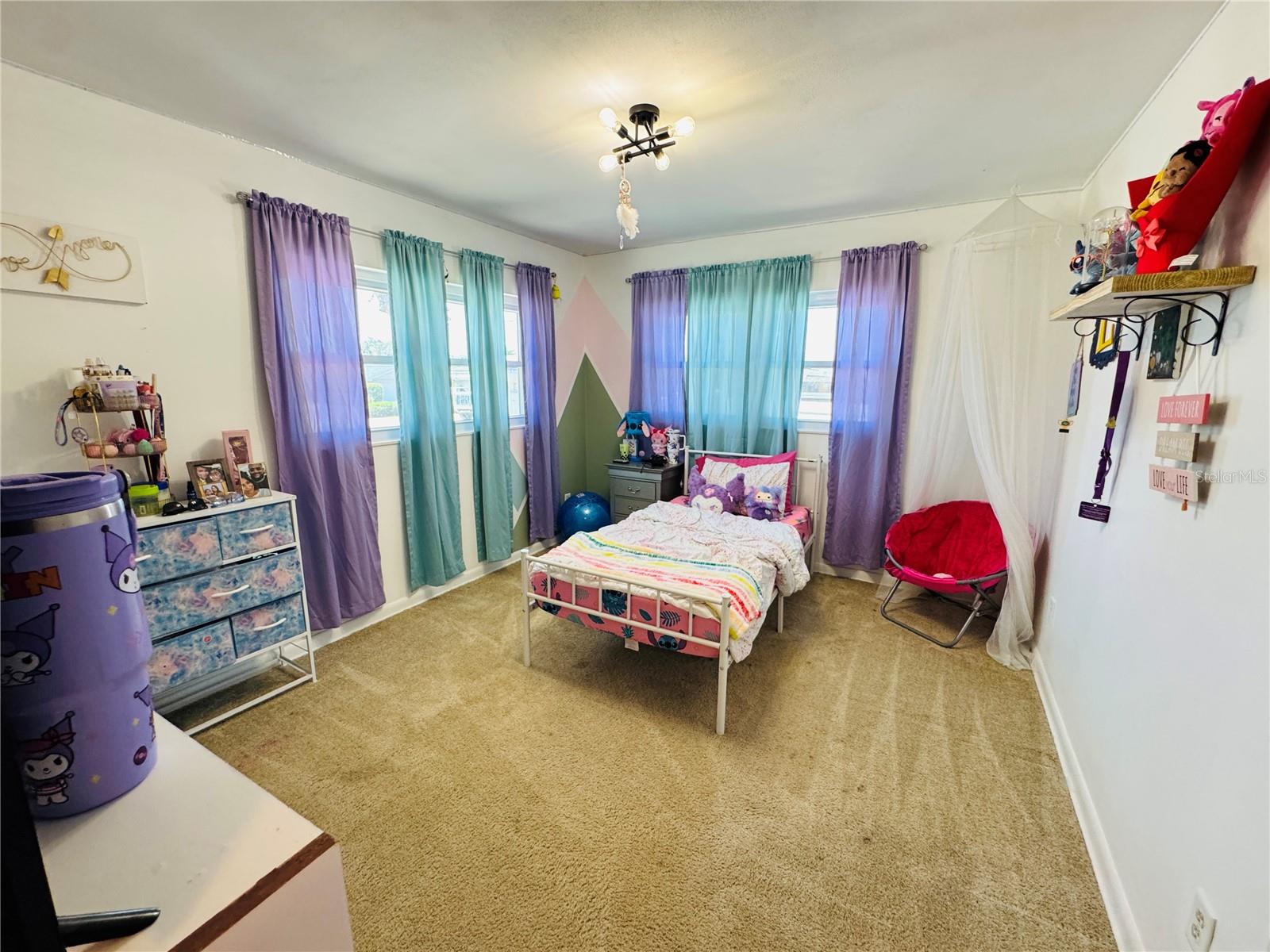 Image 2 of 27 For 1419 Avenue D Ne