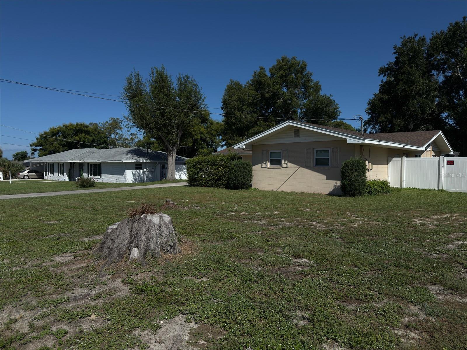 Image 32 of 39 For 1419 Avenue D Ne