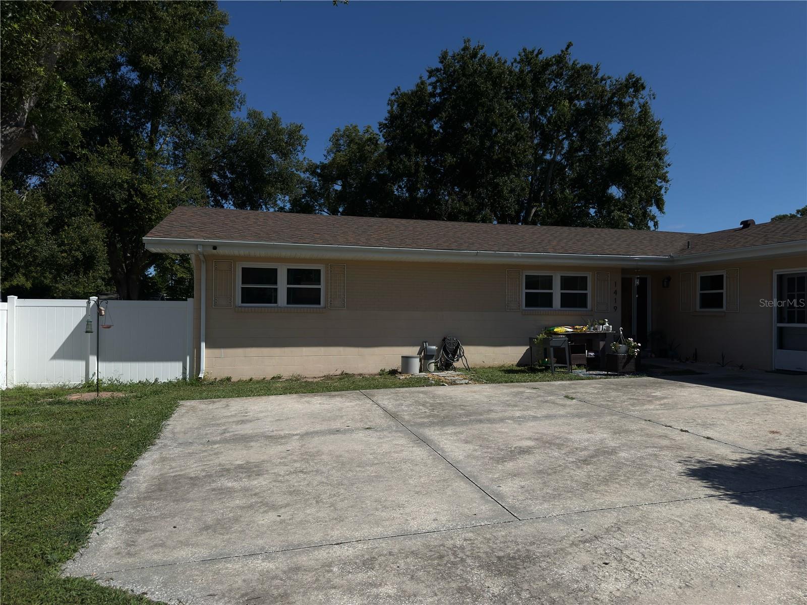 Image 34 of 39 For 1419 Avenue D Ne