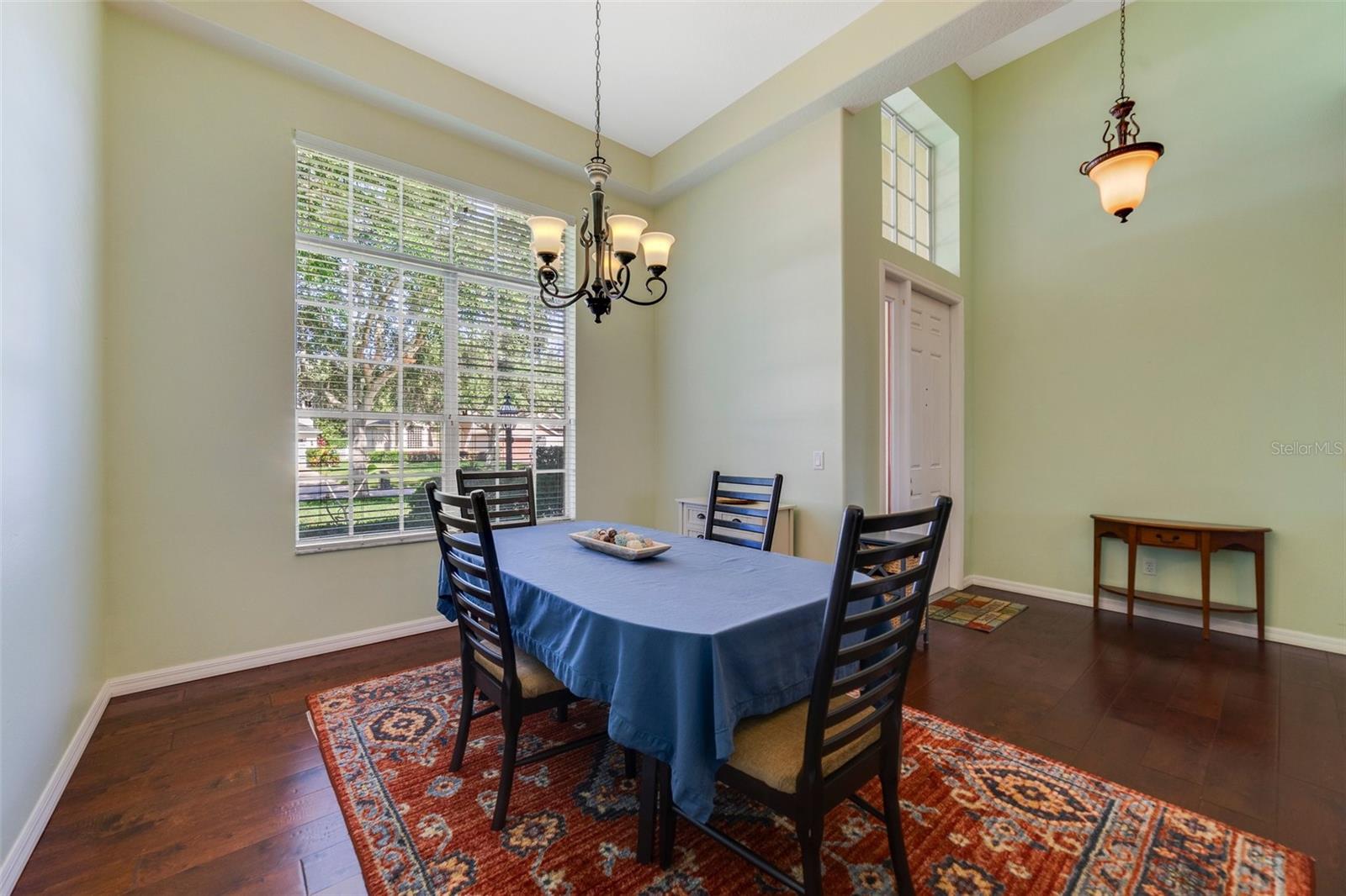 Image 10 of 52 For 714 Regina Circle