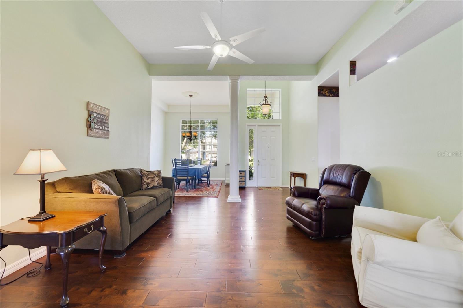 Image 12 of 52 For 714 Regina Circle