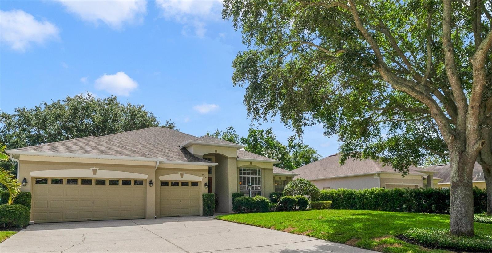 Image 3 of 52 For 714 Regina Circle