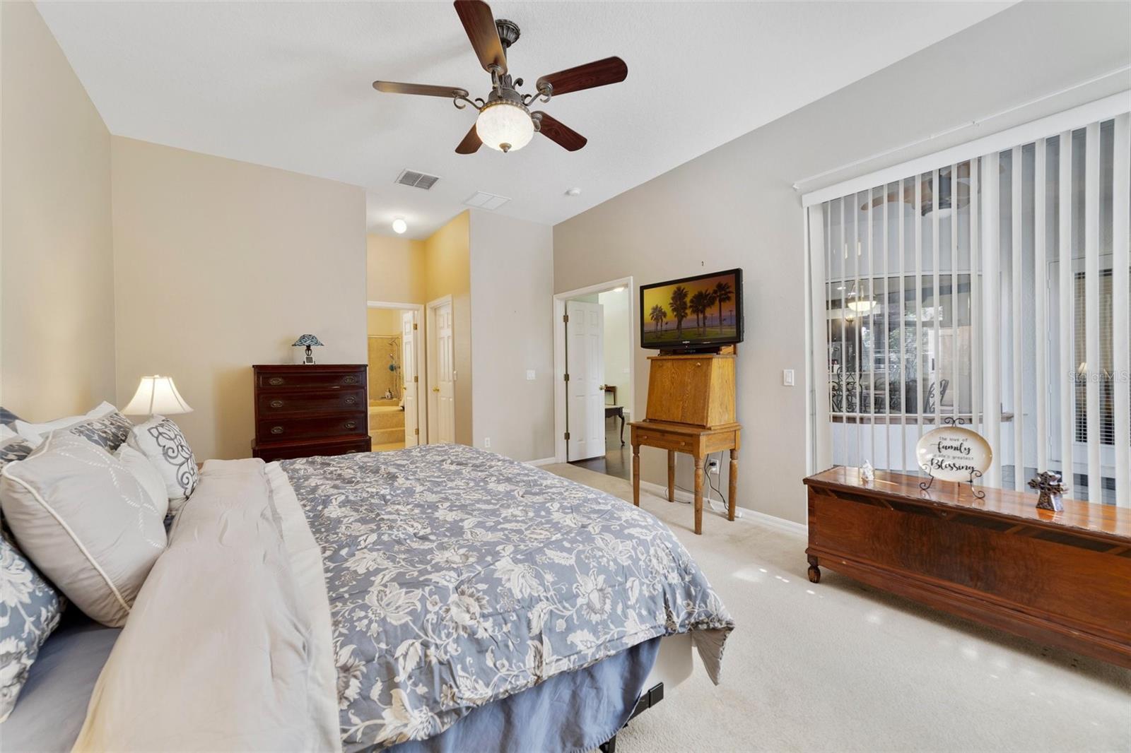 Image 30 of 52 For 714 Regina Circle