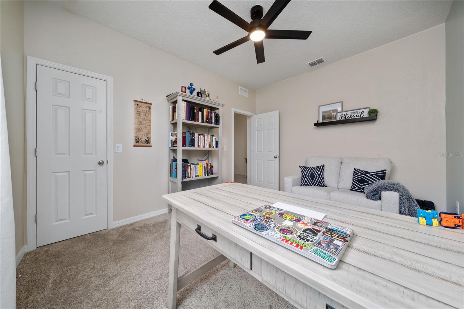 Image 15 of 31 For 1821 Cayman Cove St.
