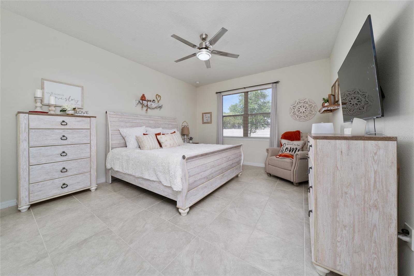 Image 17 of 31 For 1821 Cayman Cove St.