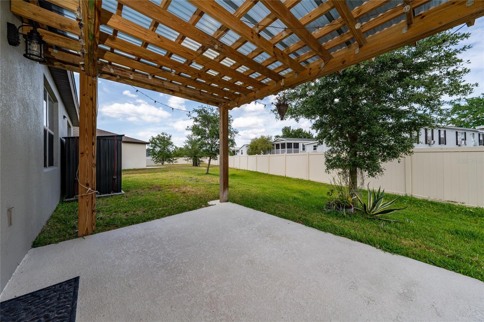 Image 23 of 31 For 1821 Cayman Cove St.