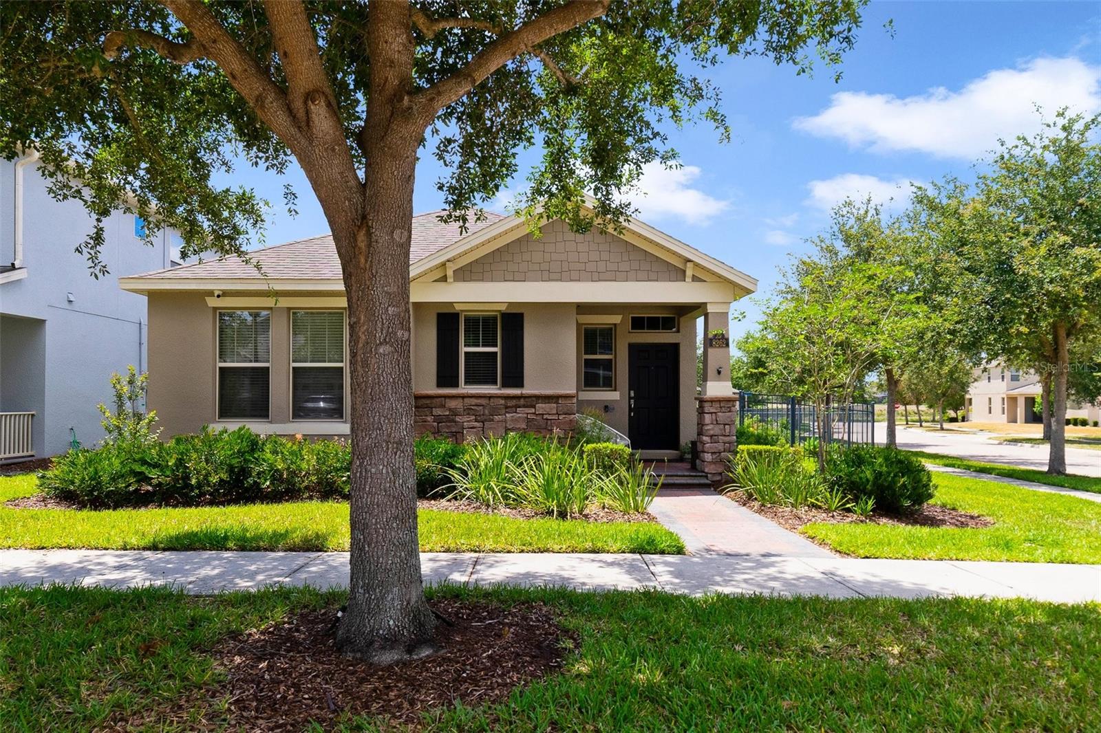 Image 4 of 41 For 8262 Bayview Crossing Drive