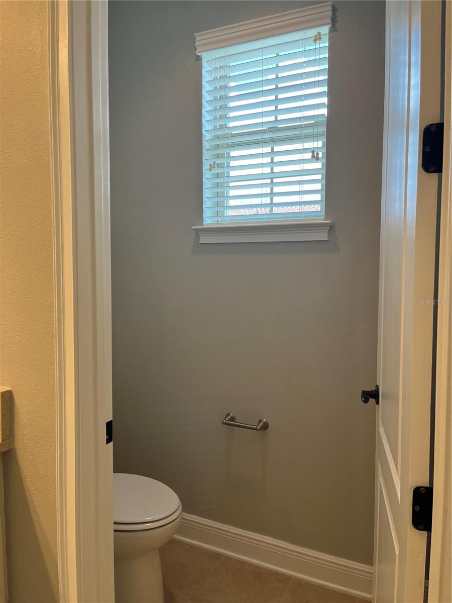 Image 12 of 41 For 9938 Eagle Creek Center Boulevard