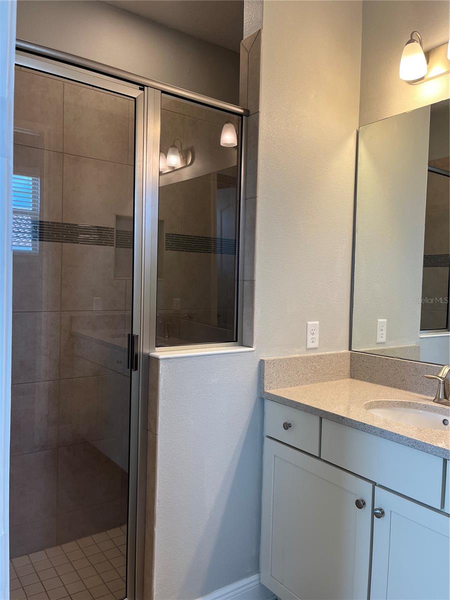 Image 15 of 41 For 9938 Eagle Creek Center Boulevard