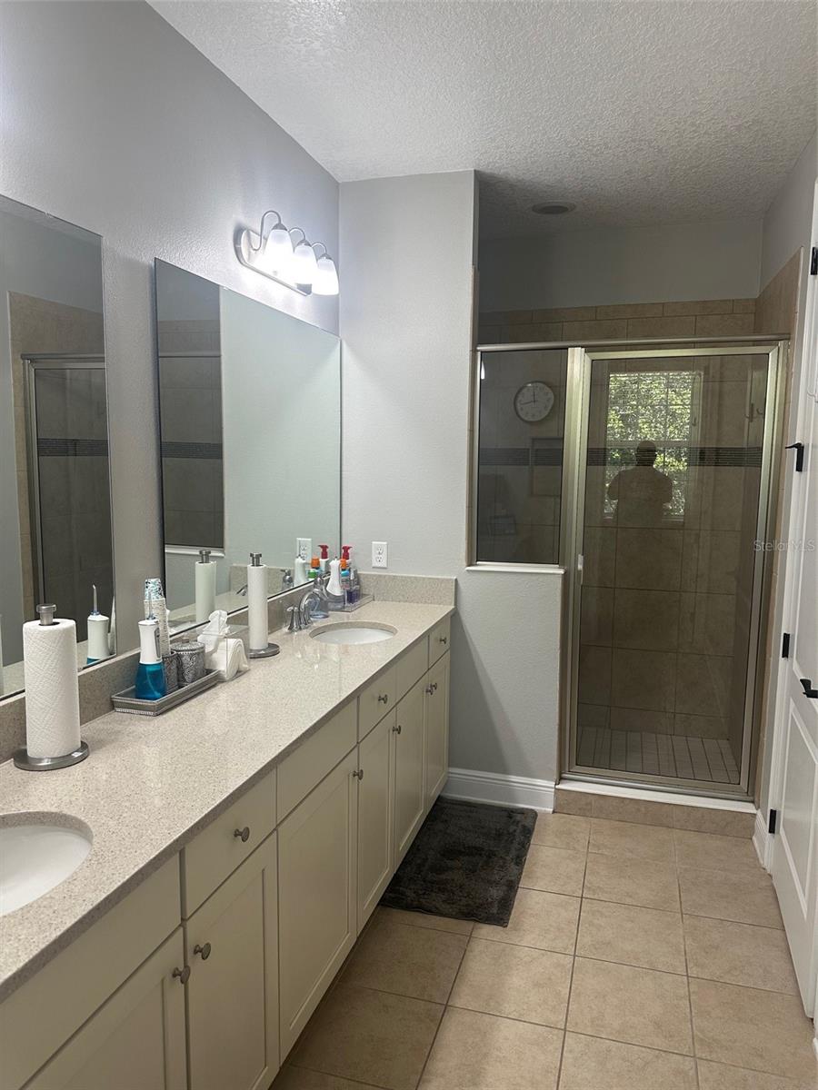 Image 40 of 41 For 9938 Eagle Creek Center Boulevard