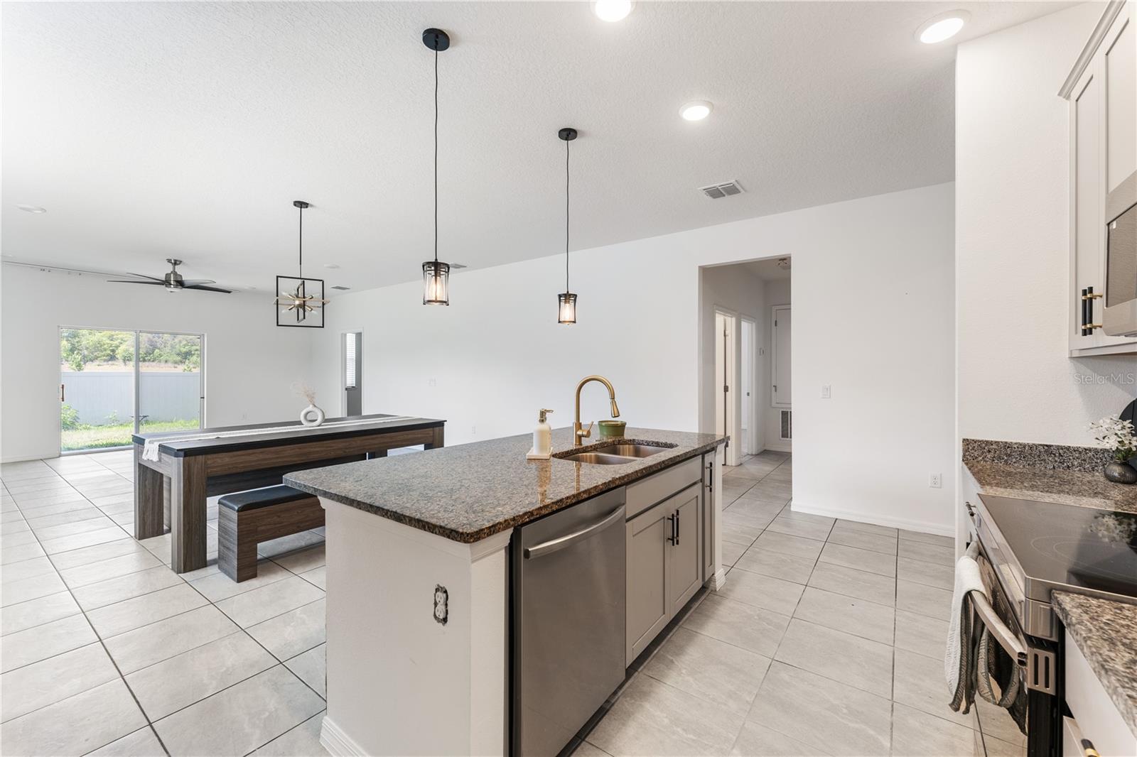 Image 3 of 20 For 33263 Rembrandt Lane