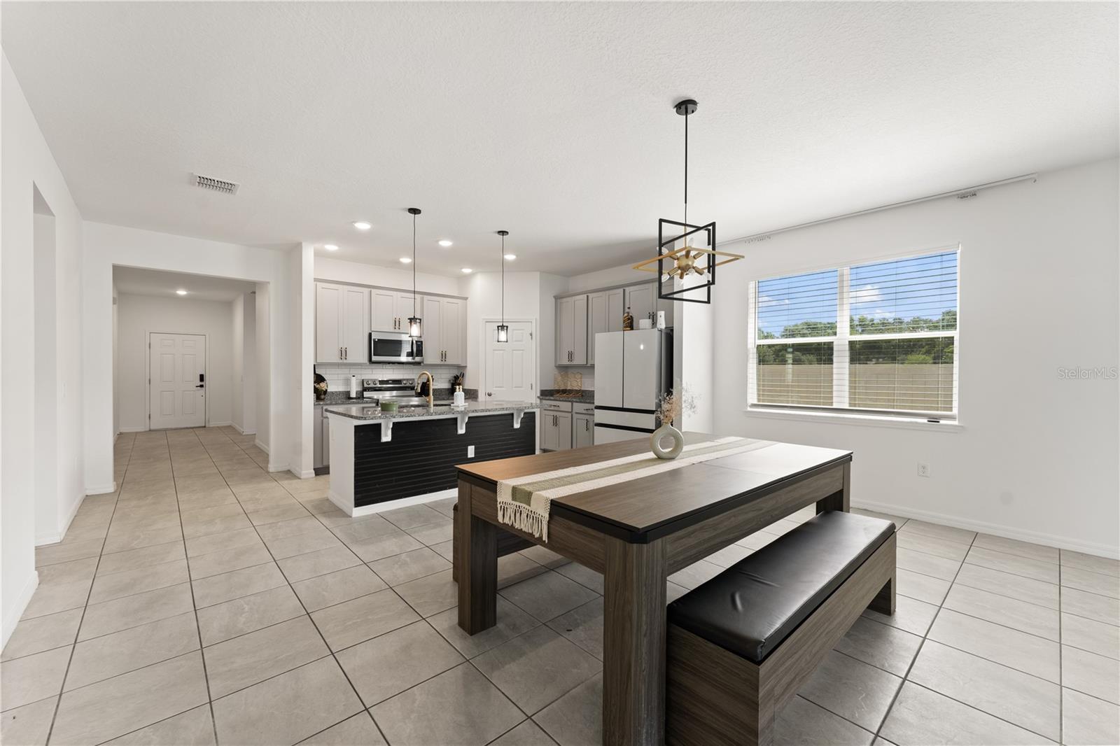 Image 6 of 20 For 33263 Rembrandt Lane