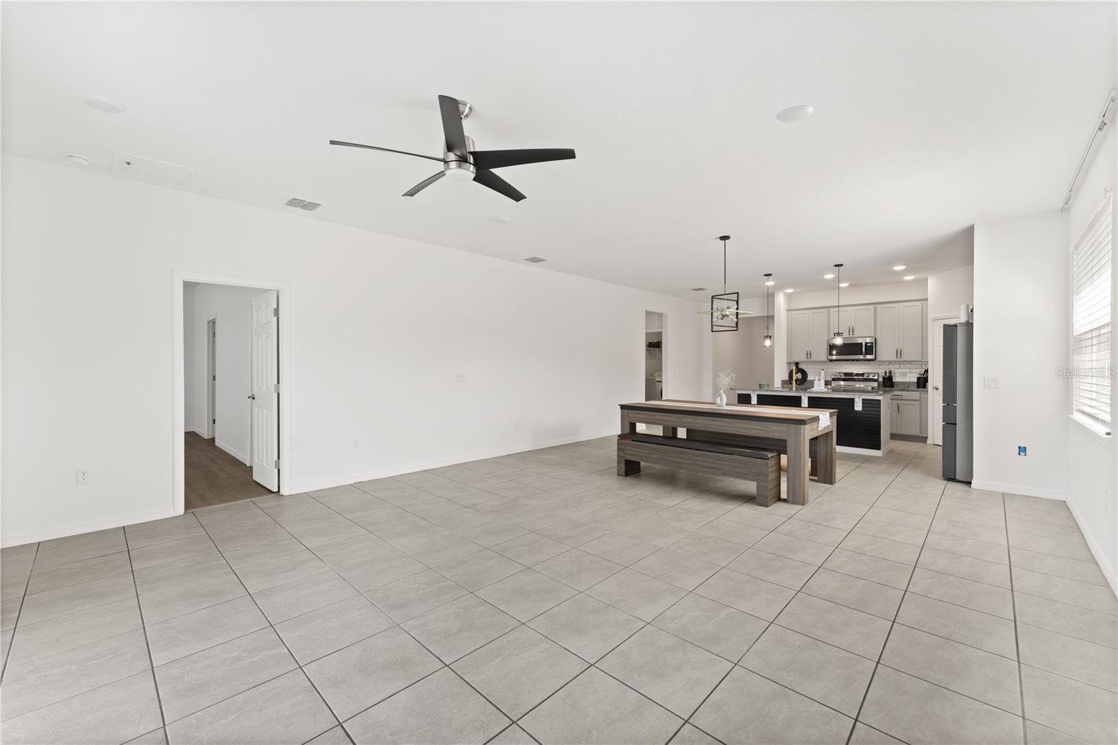 Image 7 of 20 For 33263 Rembrandt Lane