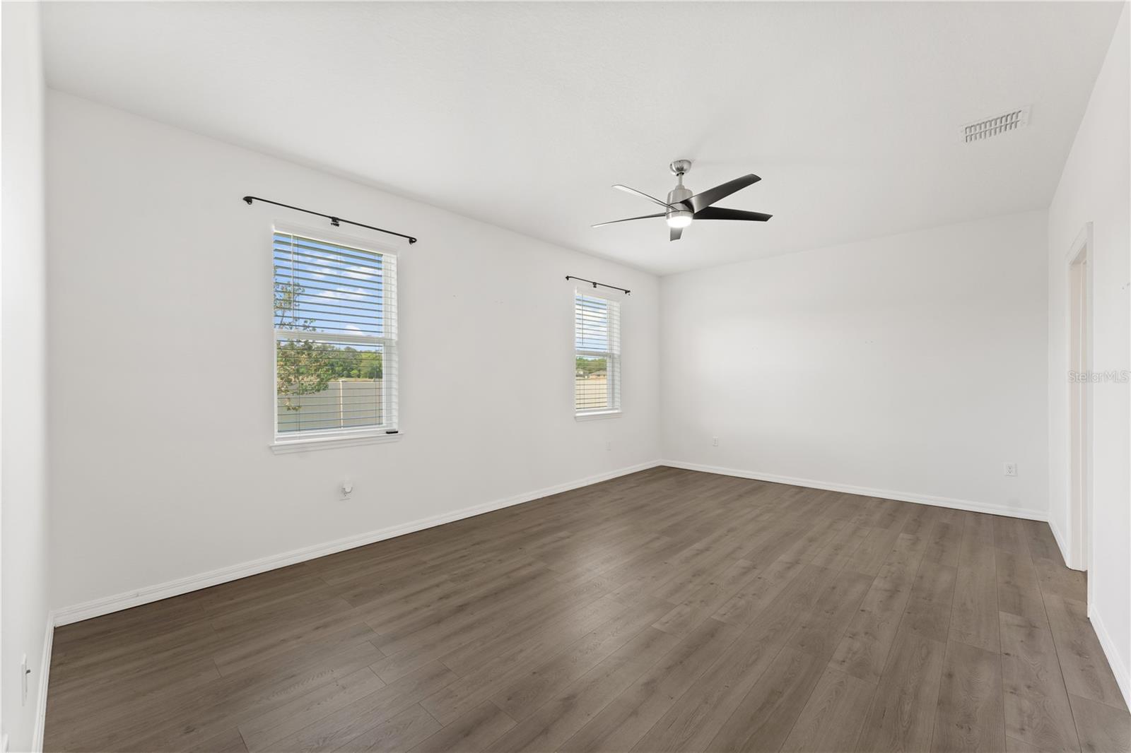 Image 9 of 20 For 33263 Rembrandt Lane