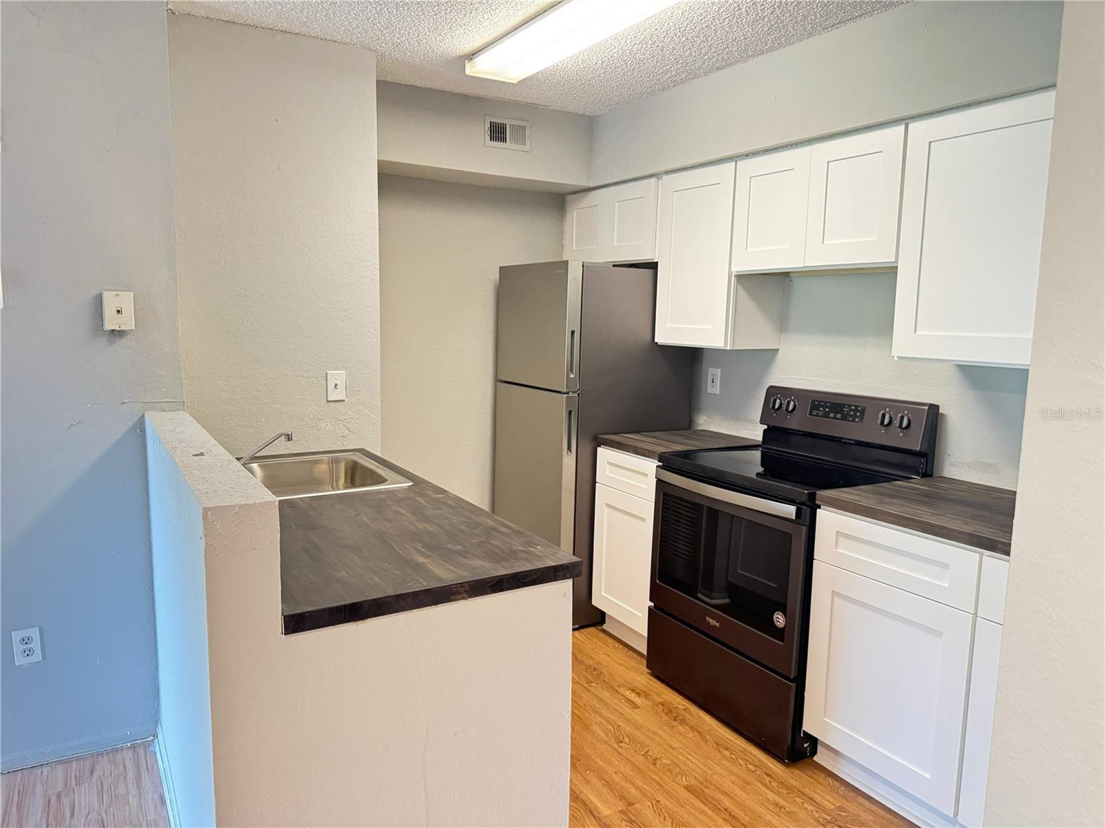 Image 4 of 15 For 2213 Metropolitan Way 1318