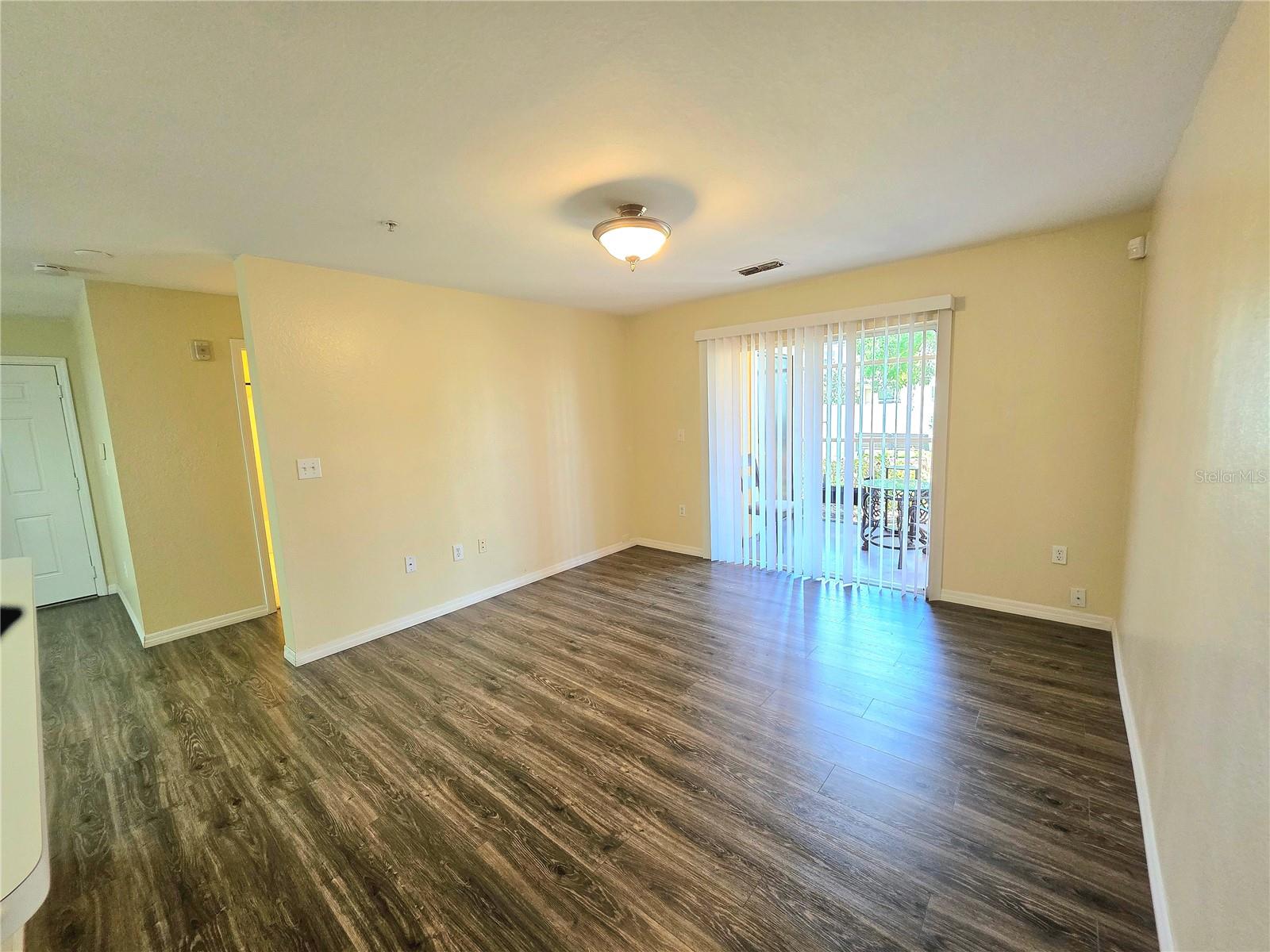 Image 24 of 54 For 5451 Vineland Road 111