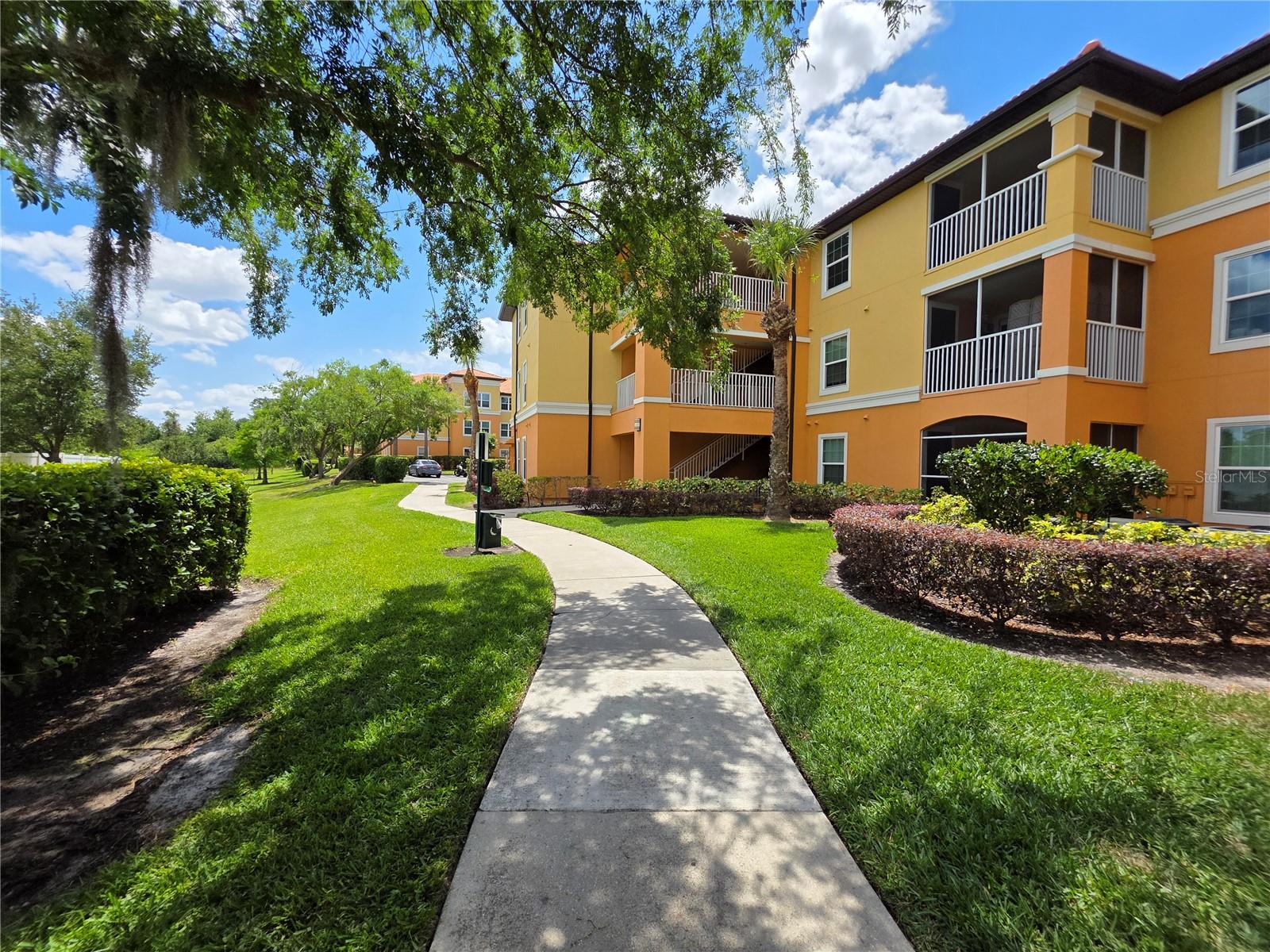 Image 31 of 54 For 5451 Vineland Road 111