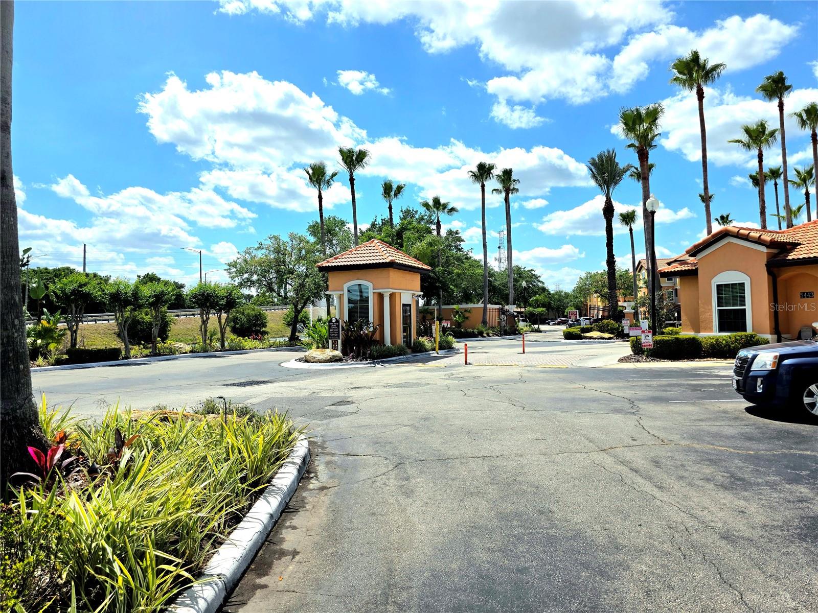 Image 5 of 54 For 5451 Vineland Road 111