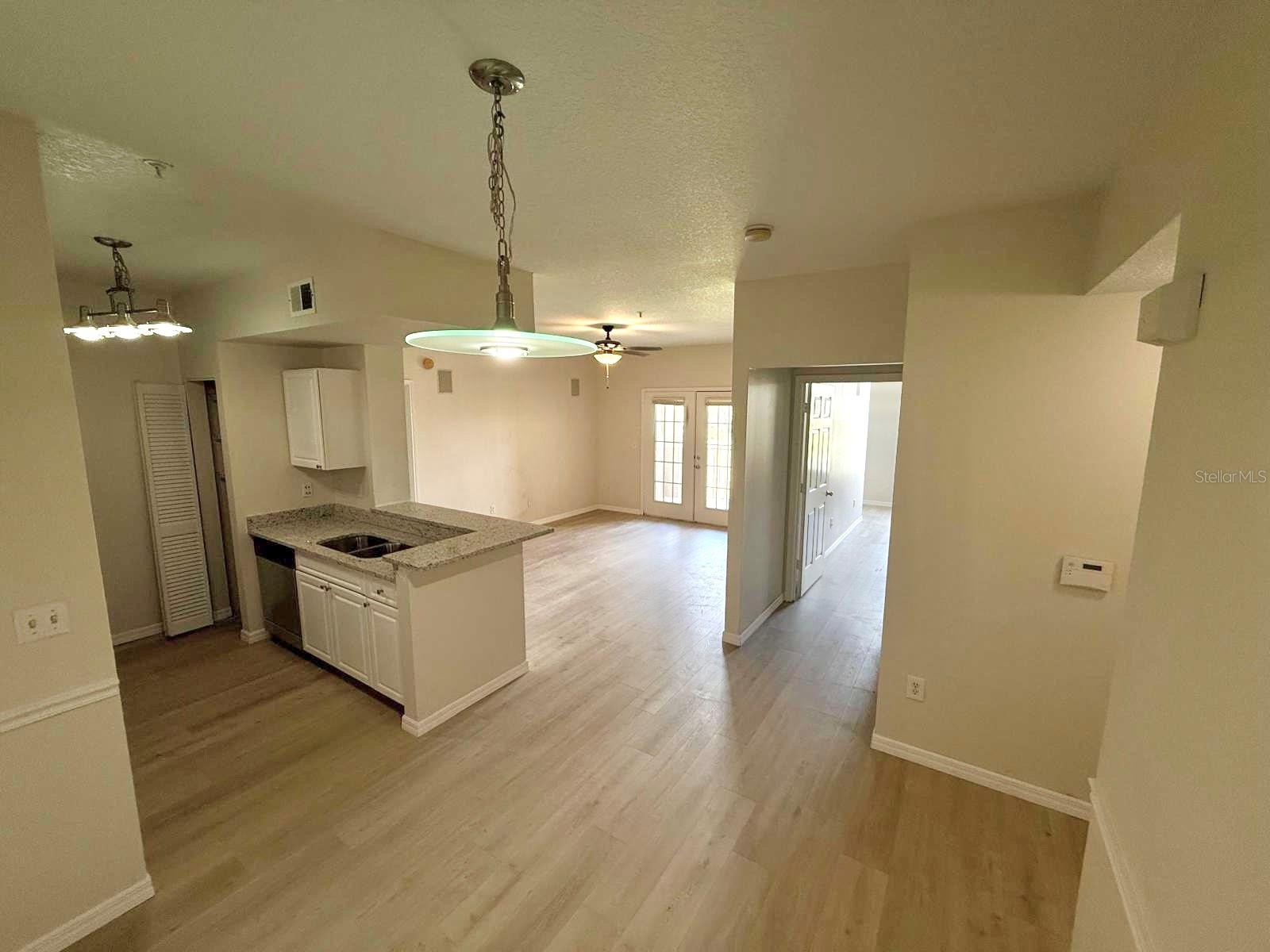 Image 4 of 25 For 2001 Tizewell Circle 1517