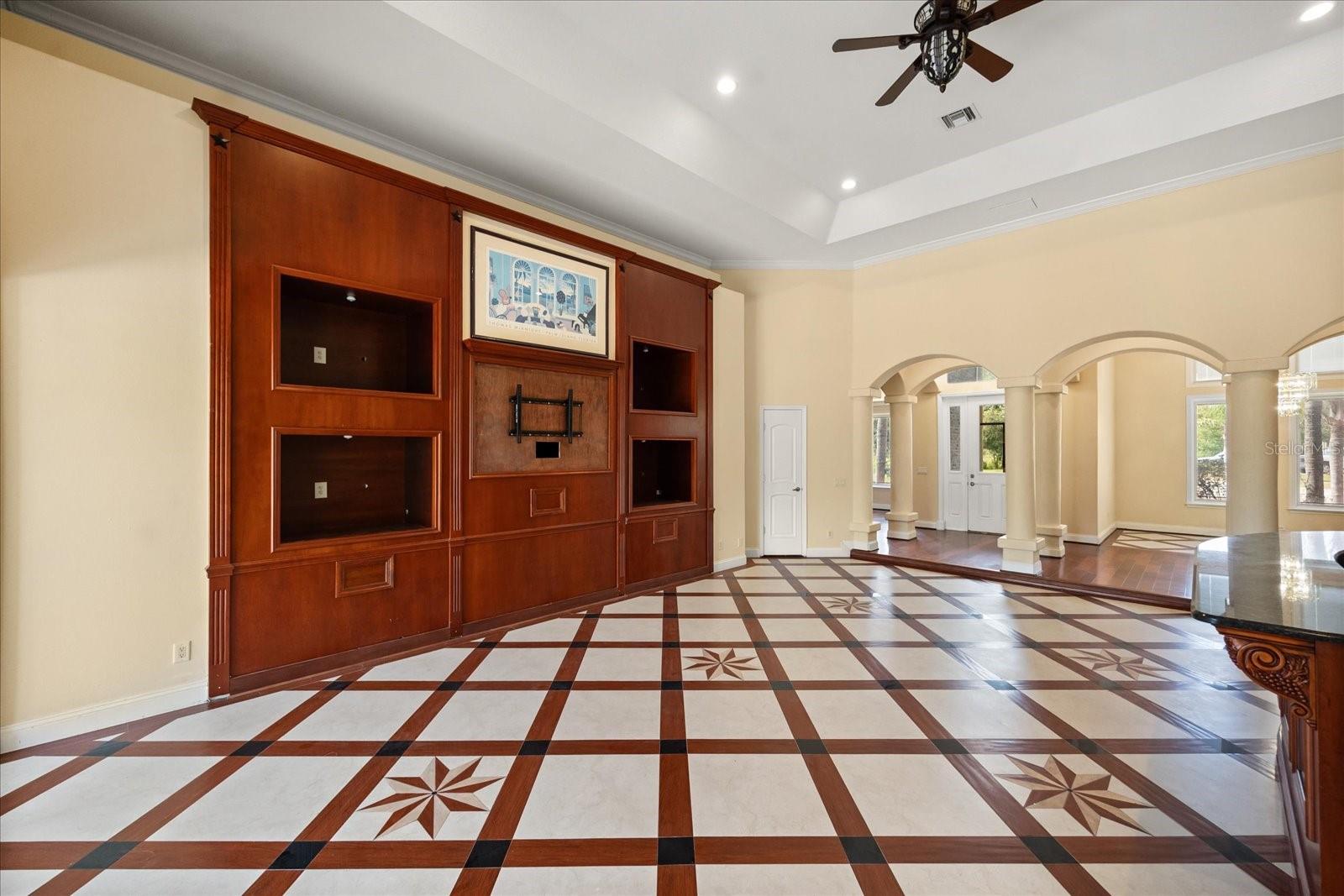 Image 10 of 59 For 2841 Lloyd Lane
