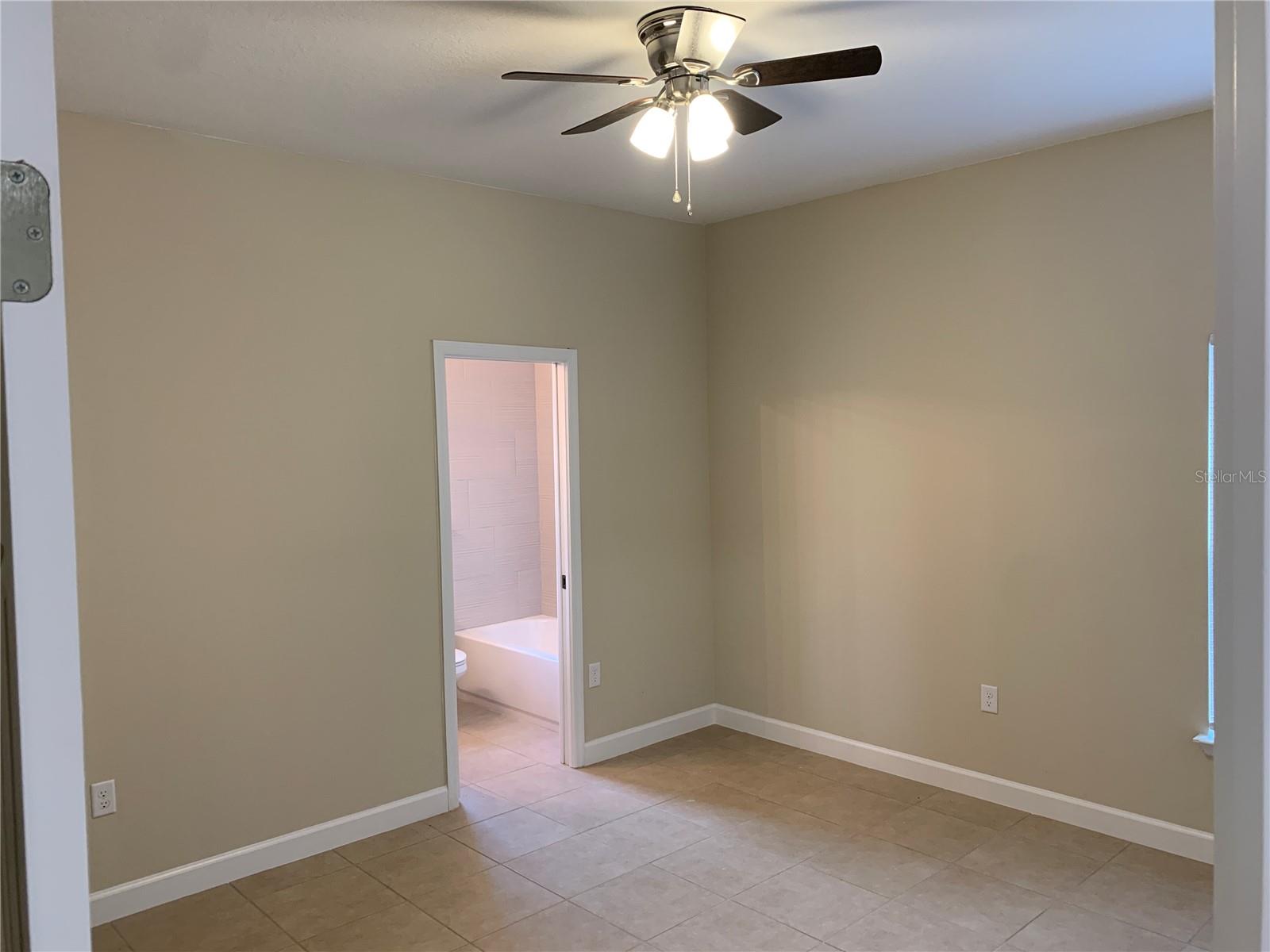 Image 13 of 17 For 711 Bluebill Place B