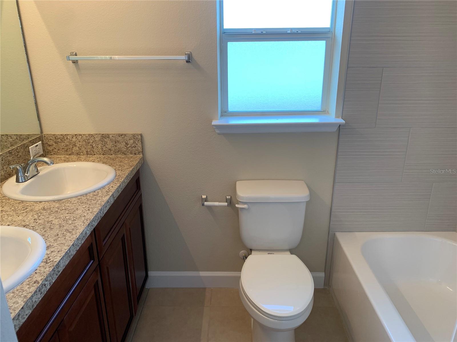 Image 15 of 17 For 711 Bluebill Place B