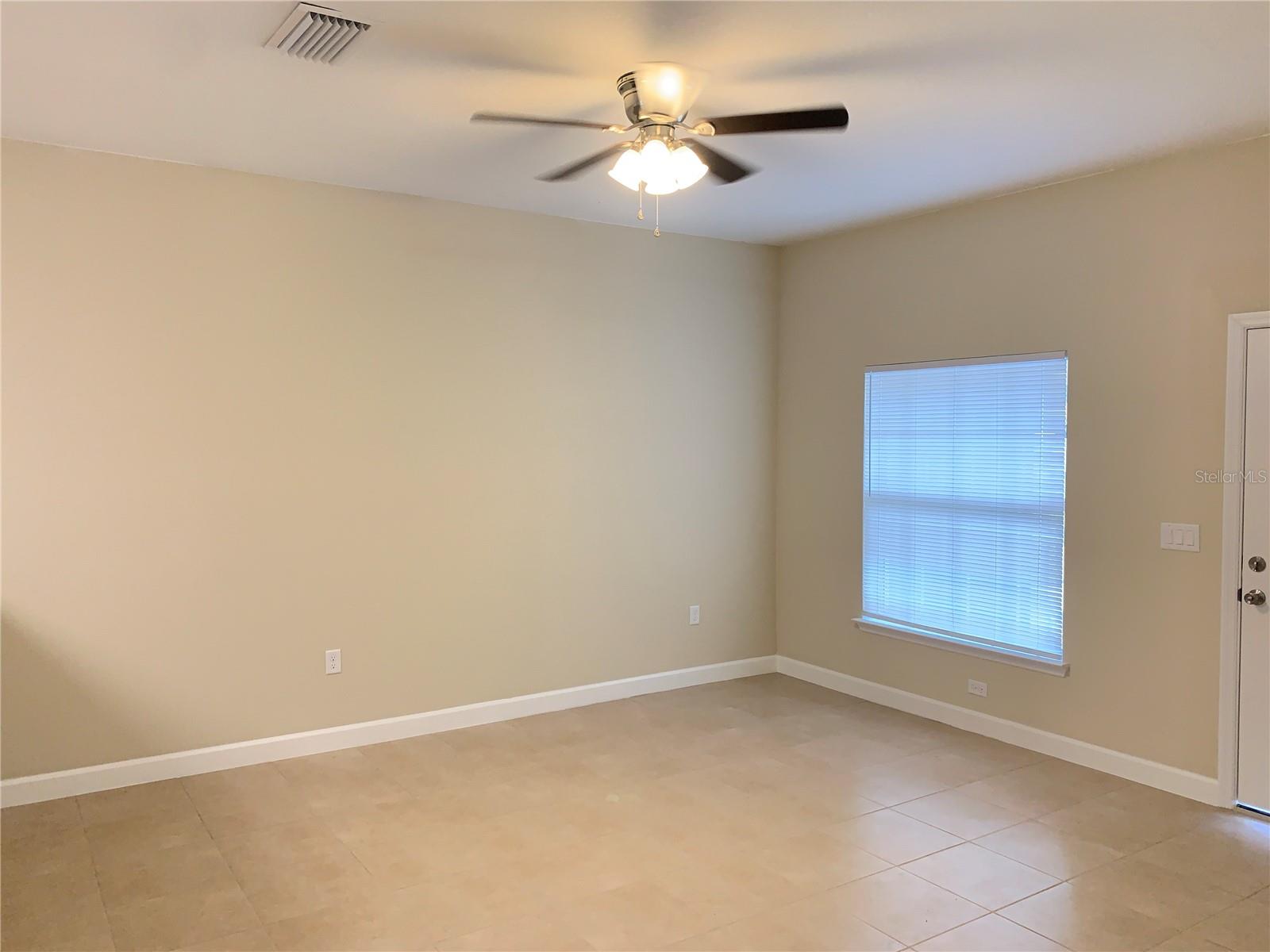 Image 6 of 17 For 711 Bluebill Place B