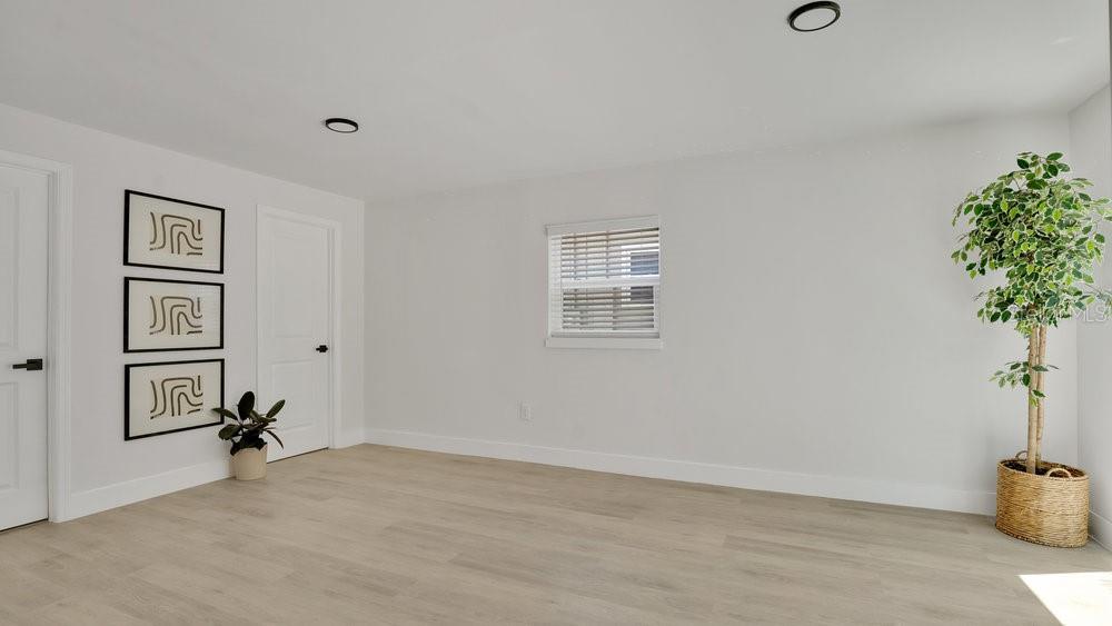 Image 7 of 35 For 118 Deacon Jones Boulevard