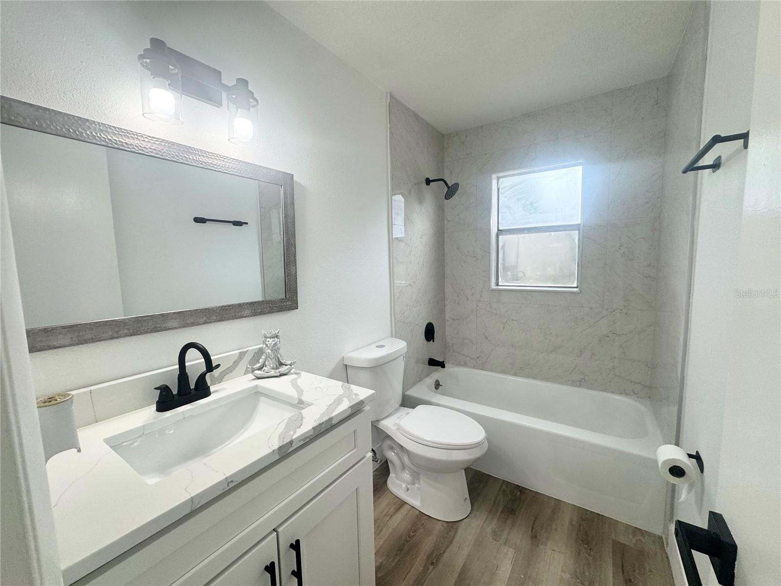 Image 18 of 28 For 1098 Leeway Court