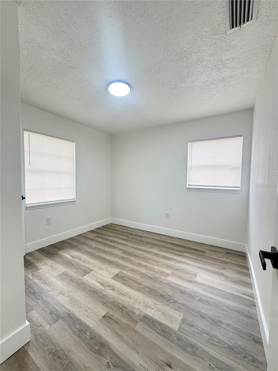 Image 26 of 28 For 1098 Leeway Court