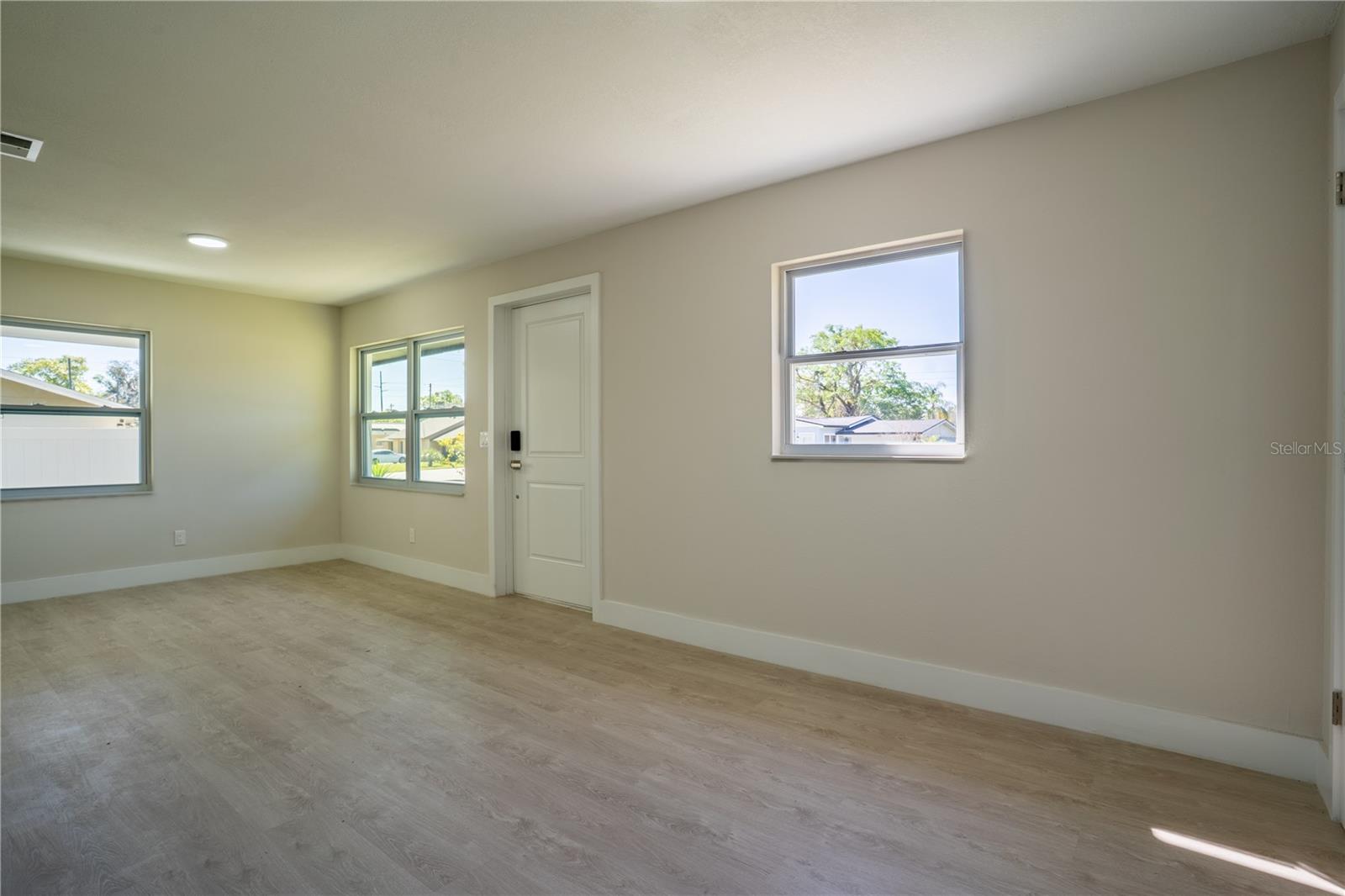 Image 10 of 16 For 453 Jessup Avenue