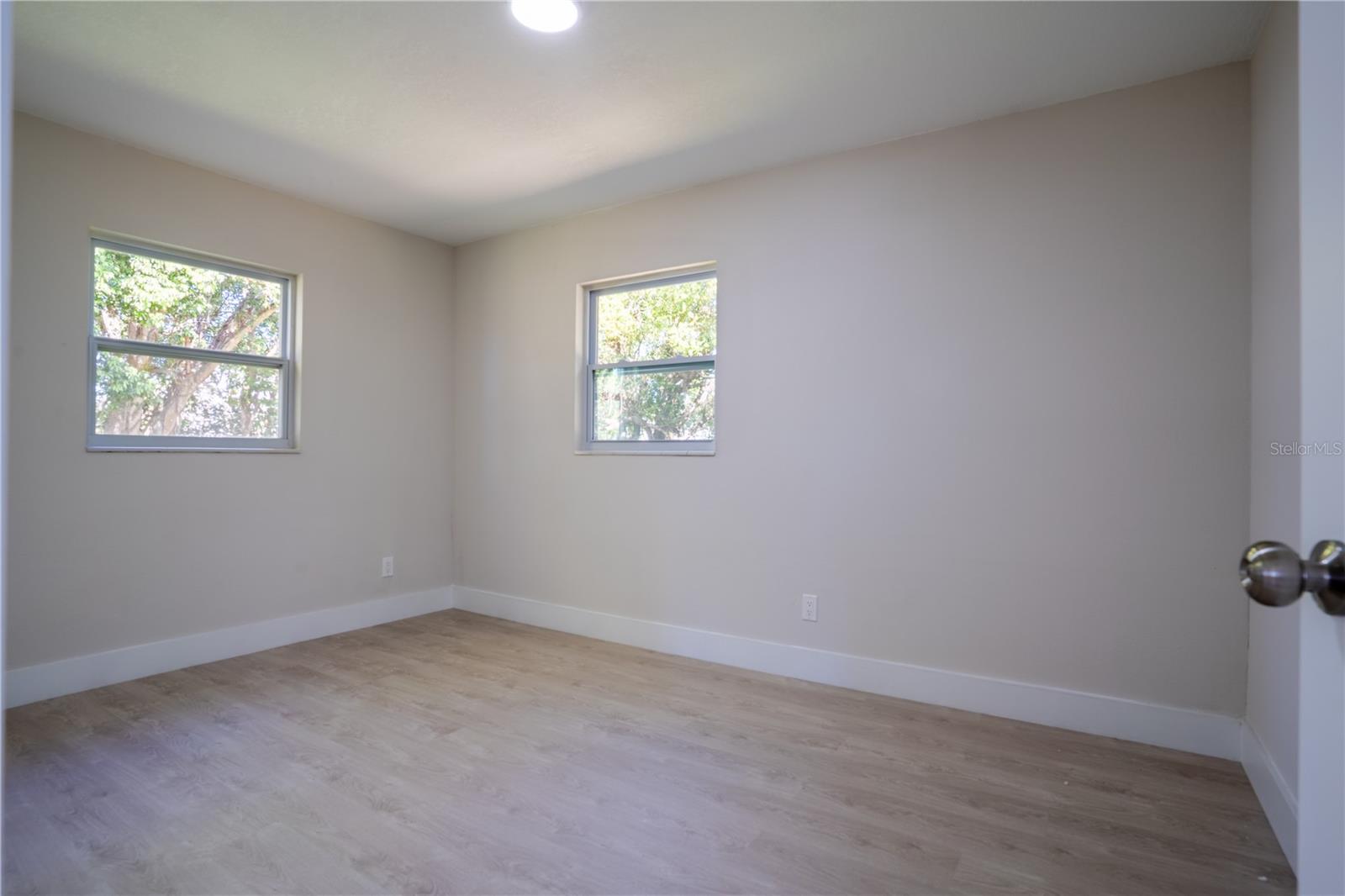 Image 11 of 16 For 453 Jessup Avenue