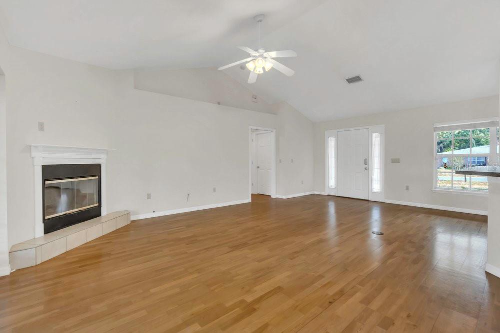 Image 3 of 28 For 4885 Meadow Drive