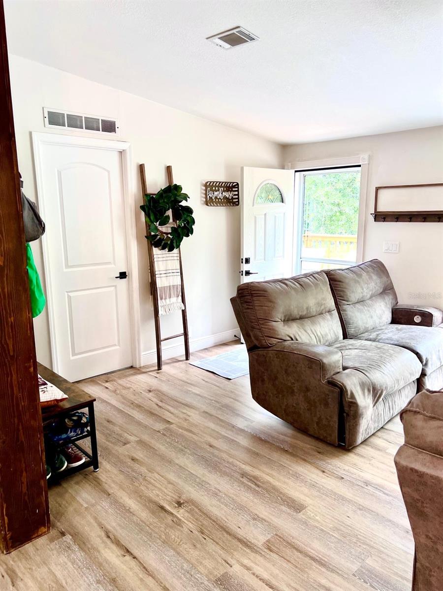Image 2 of 15 For 3900 Glassman Road
