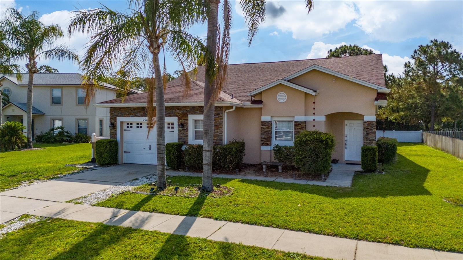 Image 3 of 28 For 2902 Paddington Way