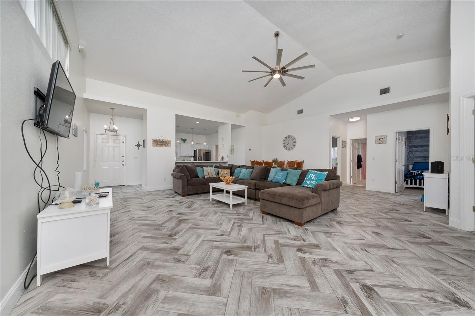 Image 5 of 28 For 2902 Paddington Way