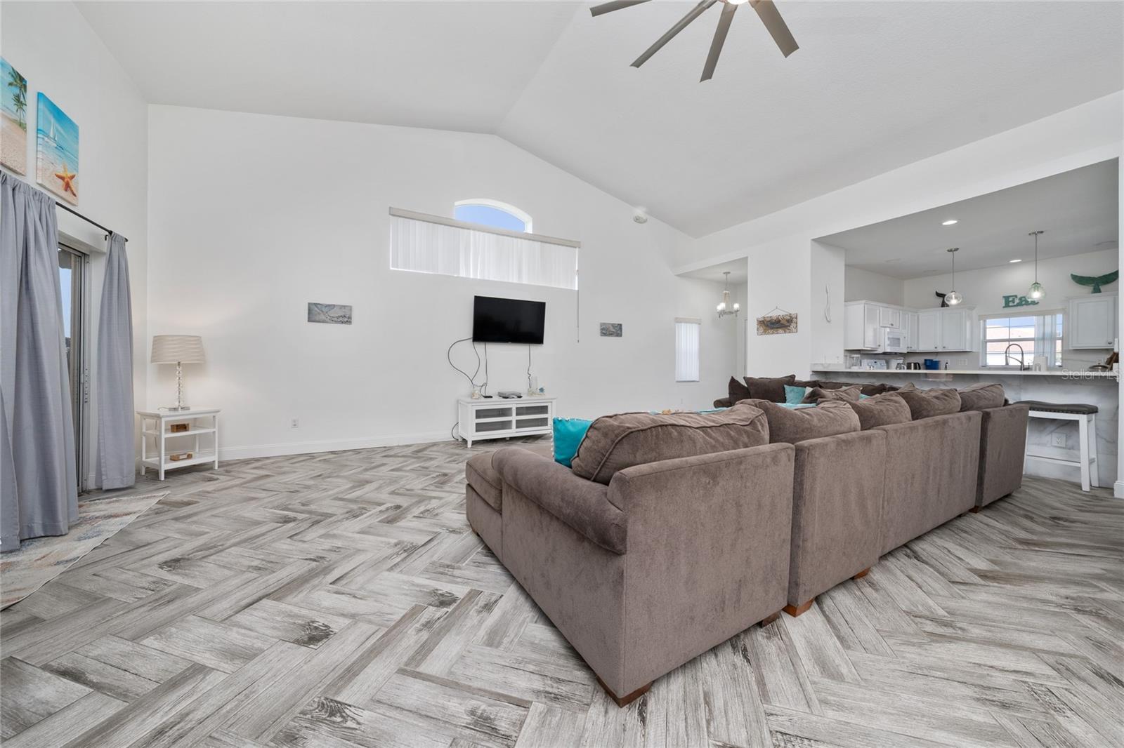 Image 6 of 28 For 2902 Paddington Way