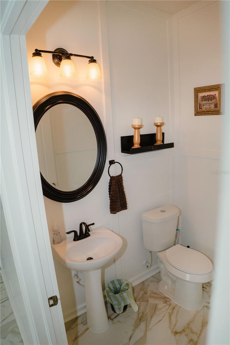 Listing photo id 9 for 12236 Fairlawn Drive