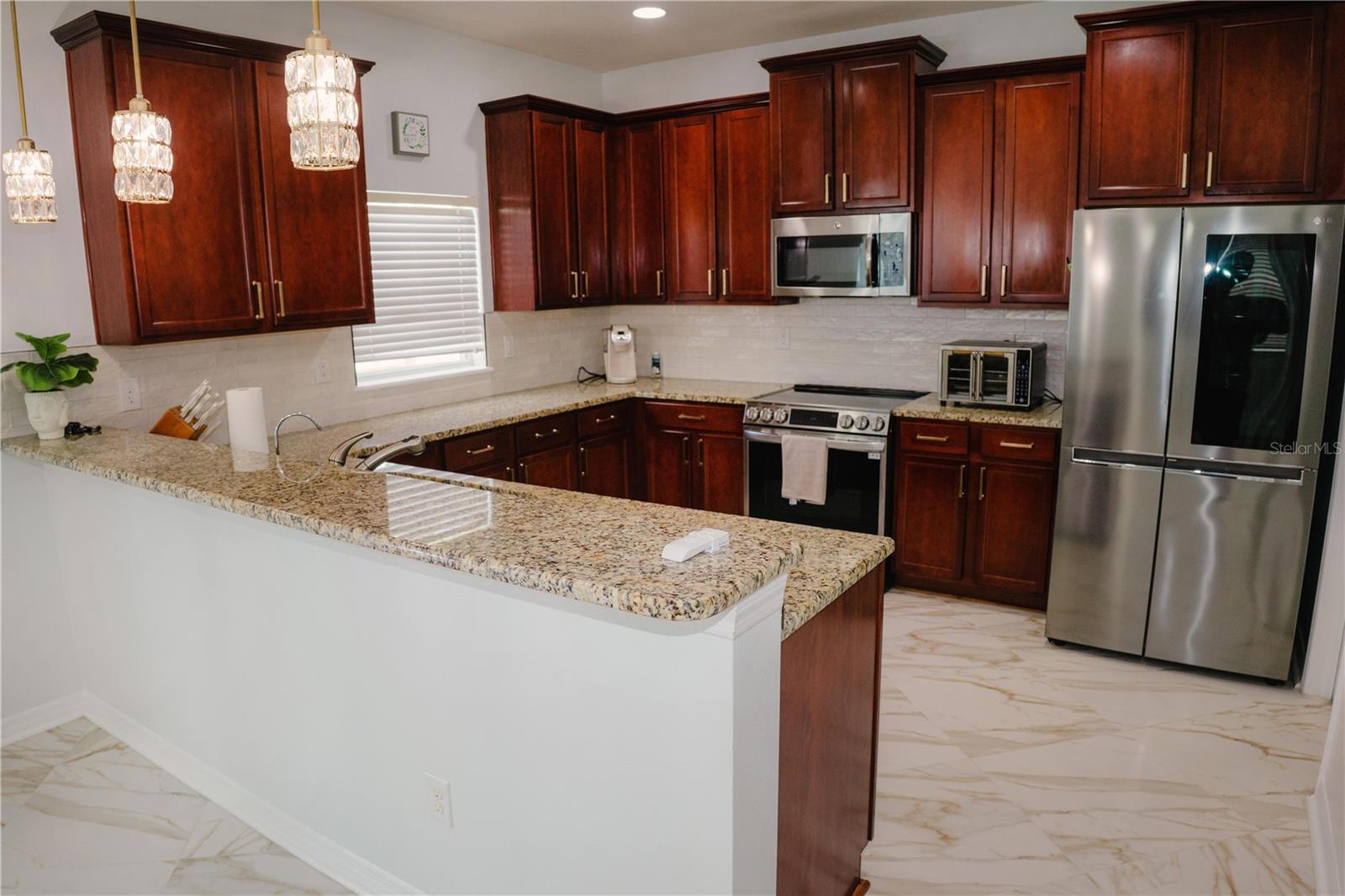Listing photo id 11 for 12236 Fairlawn Drive
