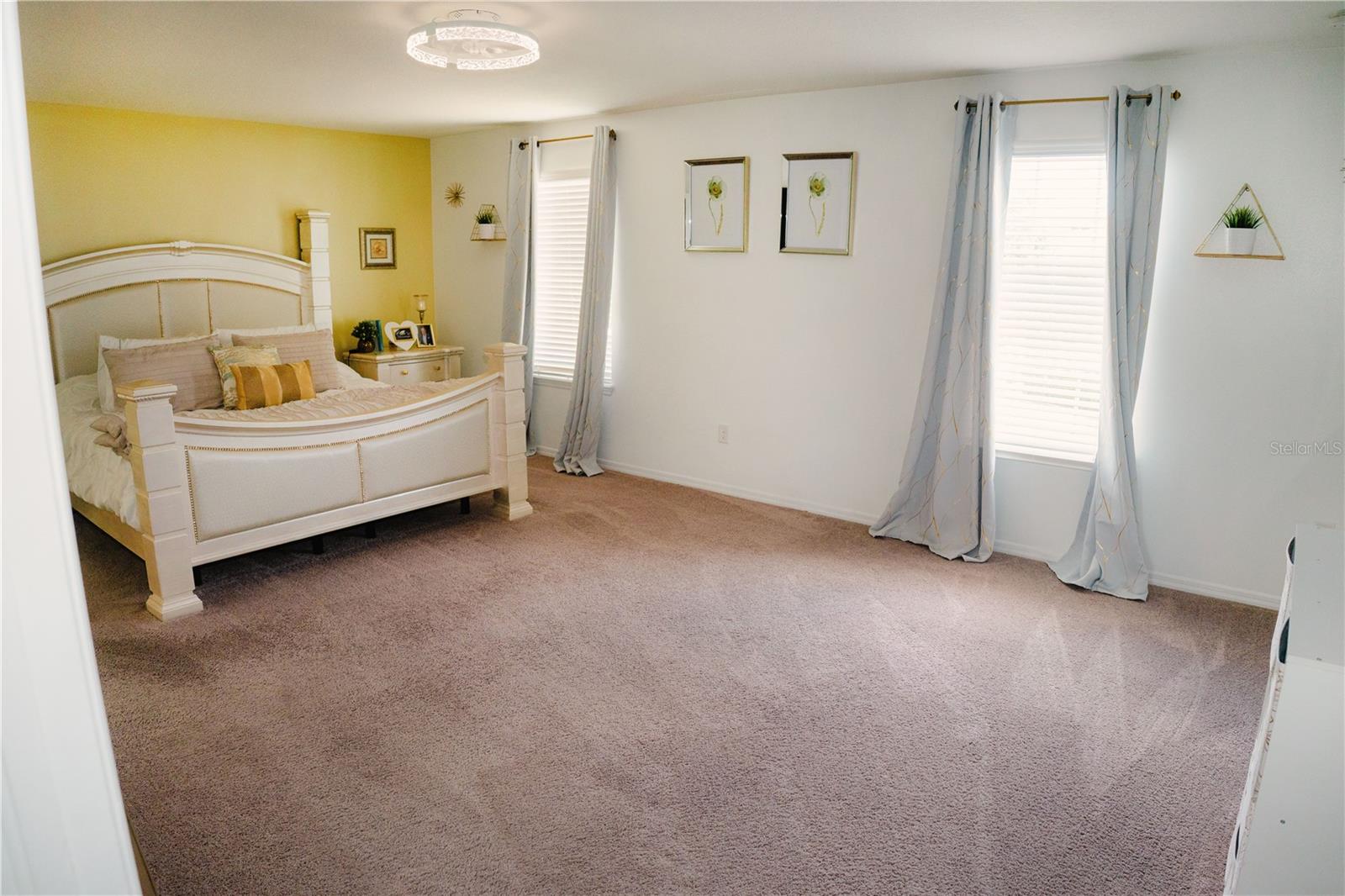 Listing photo id 30 for 12236 Fairlawn Drive