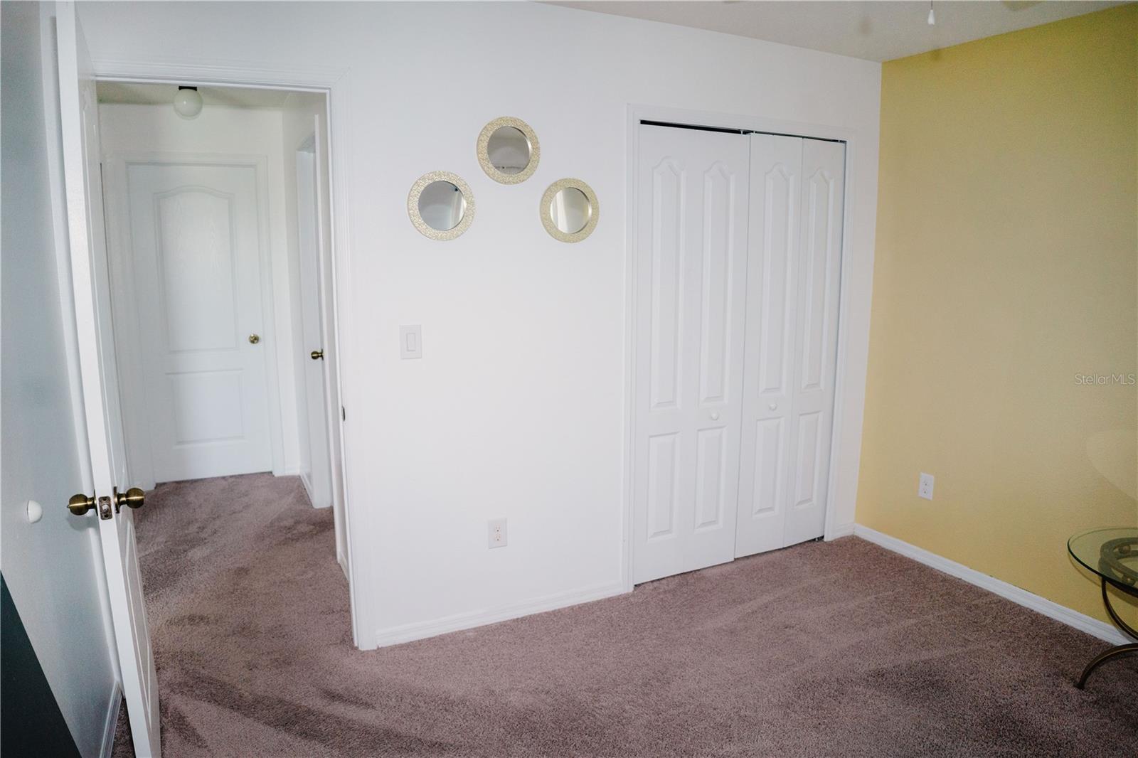 Listing photo id 37 for 12236 Fairlawn Drive