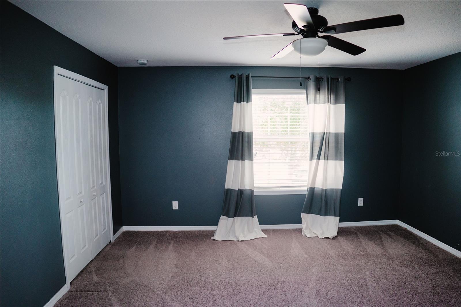 Listing photo id 38 for 12236 Fairlawn Drive