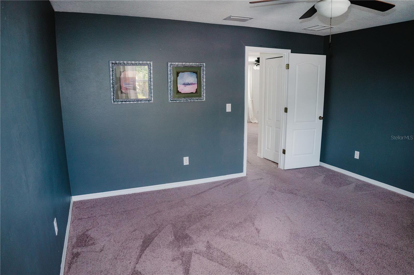 Listing photo id 39 for 12236 Fairlawn Drive