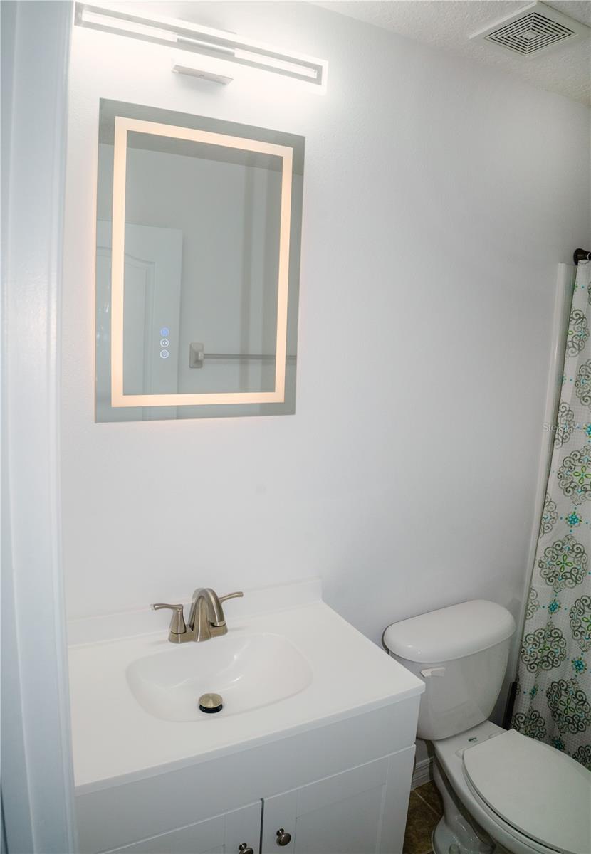 Listing photo id 41 for 12236 Fairlawn Drive